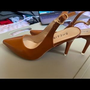 Brand new - hazelnut colored heels